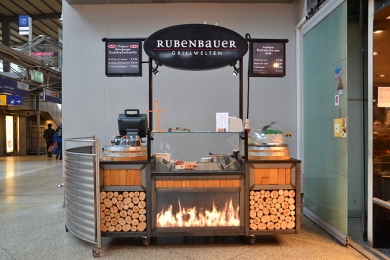 POS SHOP DESIGN Verkaufsstand Rubenbauer Hauptbahnhof München
